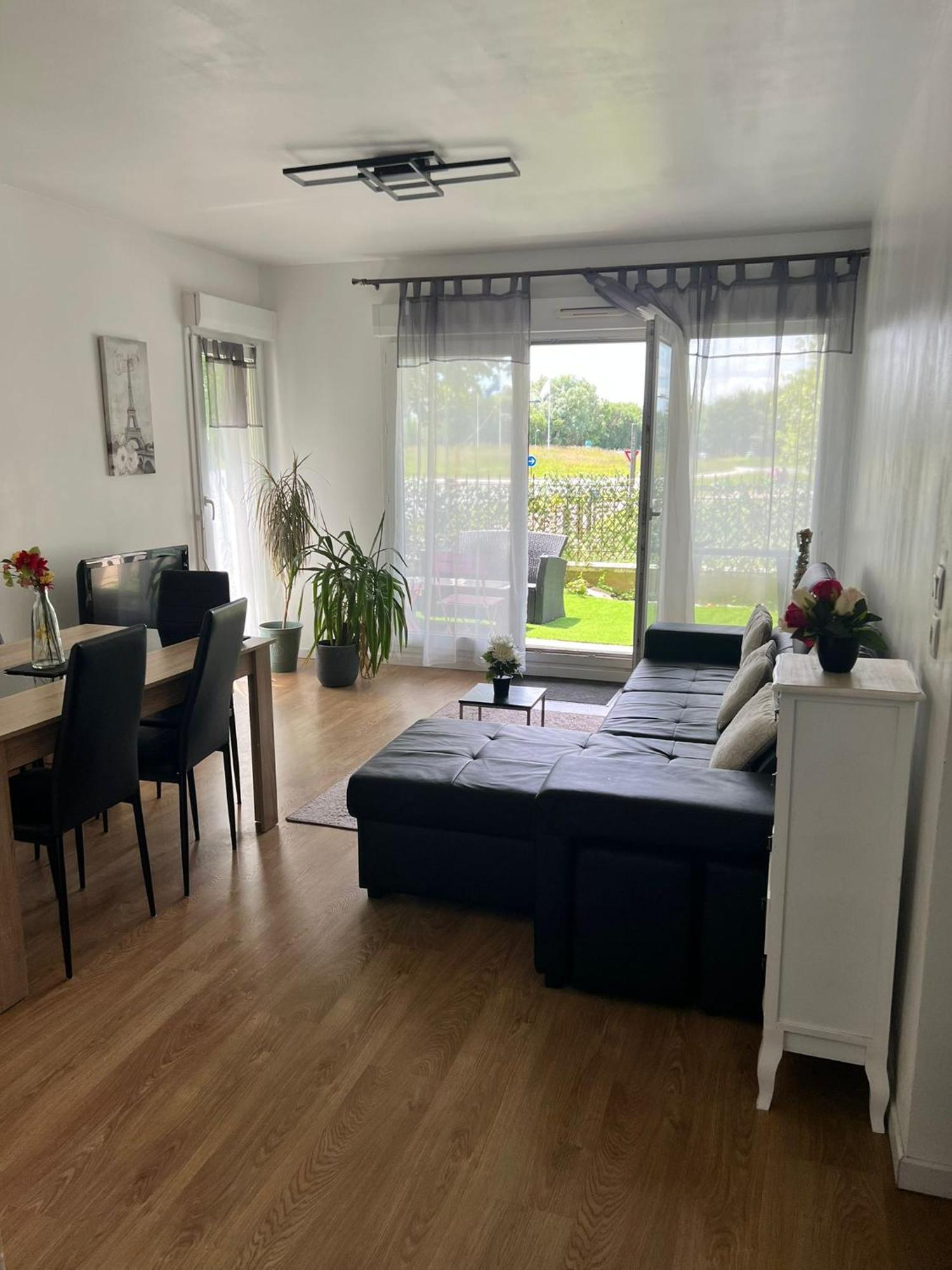 Appartement 5Min Gare Rer Disneyland Paris Val D'Europe La Vallee Village Parking Inclus Montévrain Exterior foto