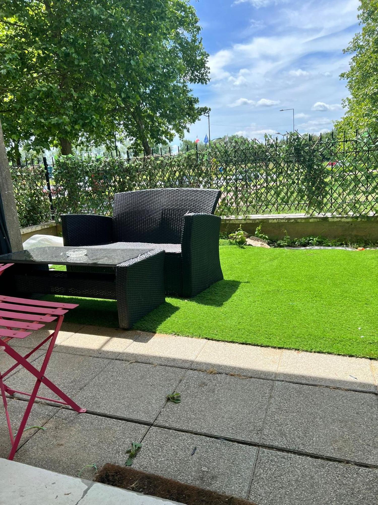 Appartement 5Min Gare Rer Disneyland Paris Val D'Europe La Vallee Village Parking Inclus Montévrain Exterior foto