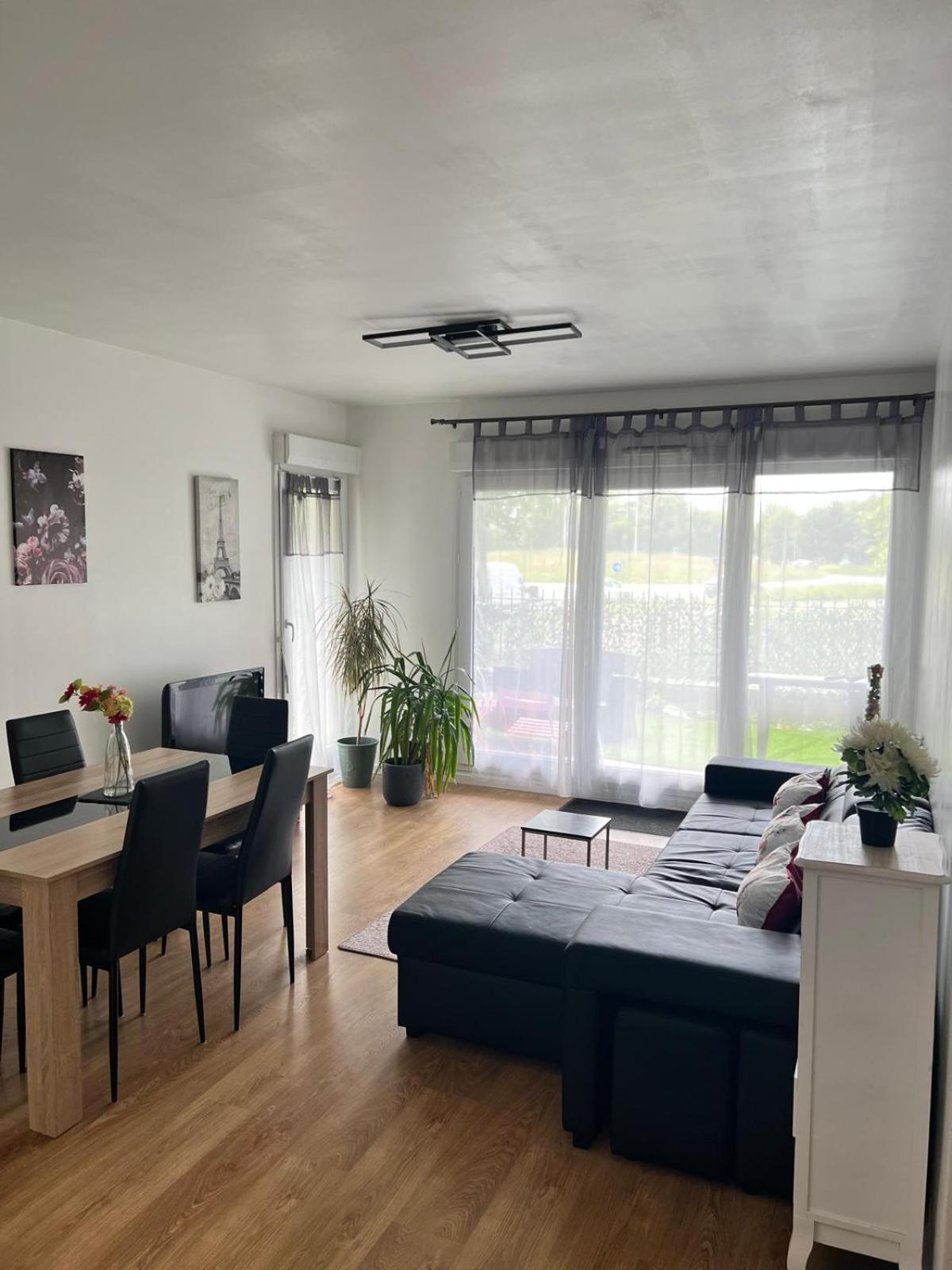 Appartement 5Min Gare Rer Disneyland Paris Val D'Europe La Vallee Village Parking Inclus Montévrain Exterior foto
